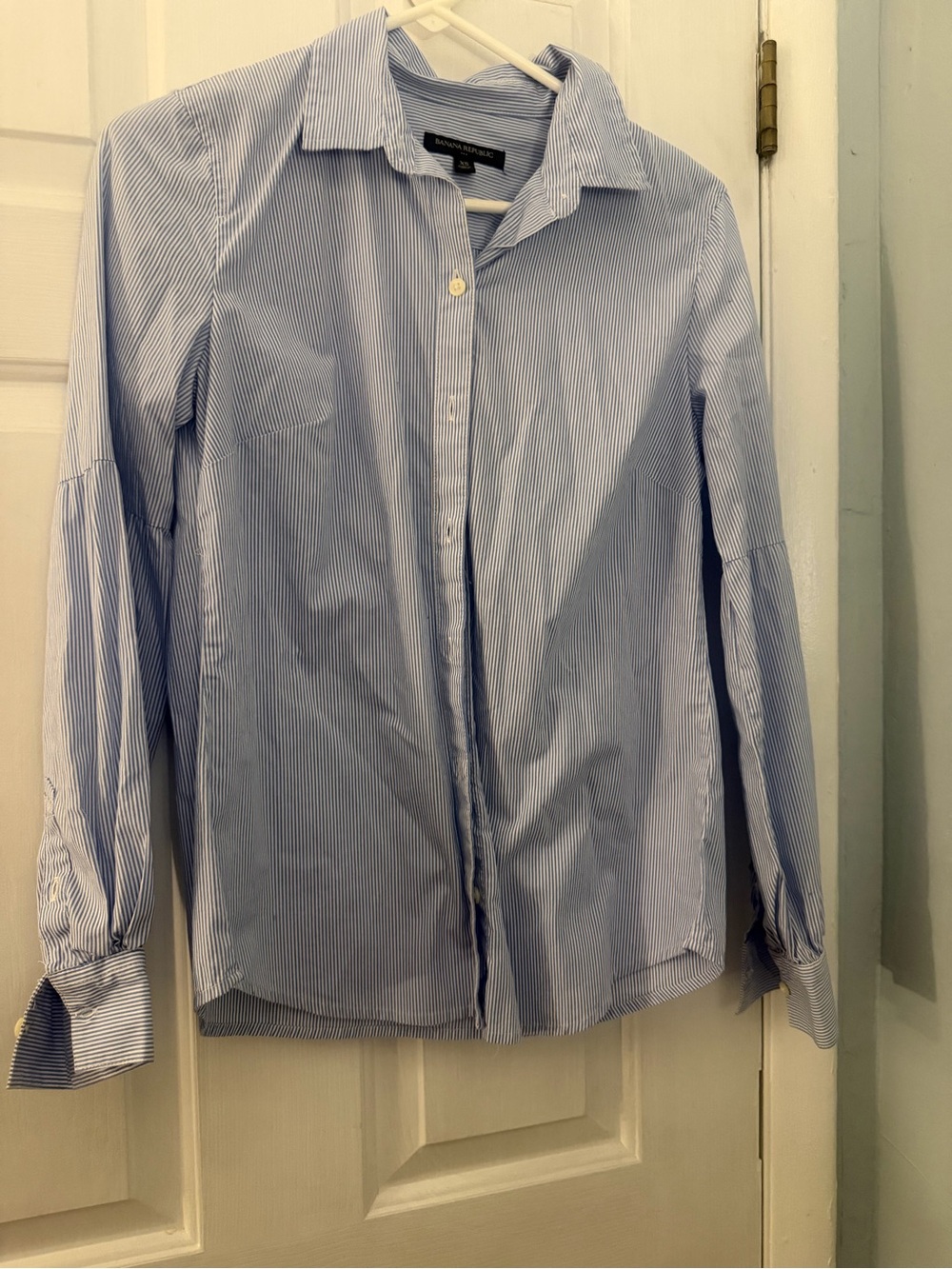 Banana Republic XS Blue White Stripe Statement Sleeve Button-Down Shirt